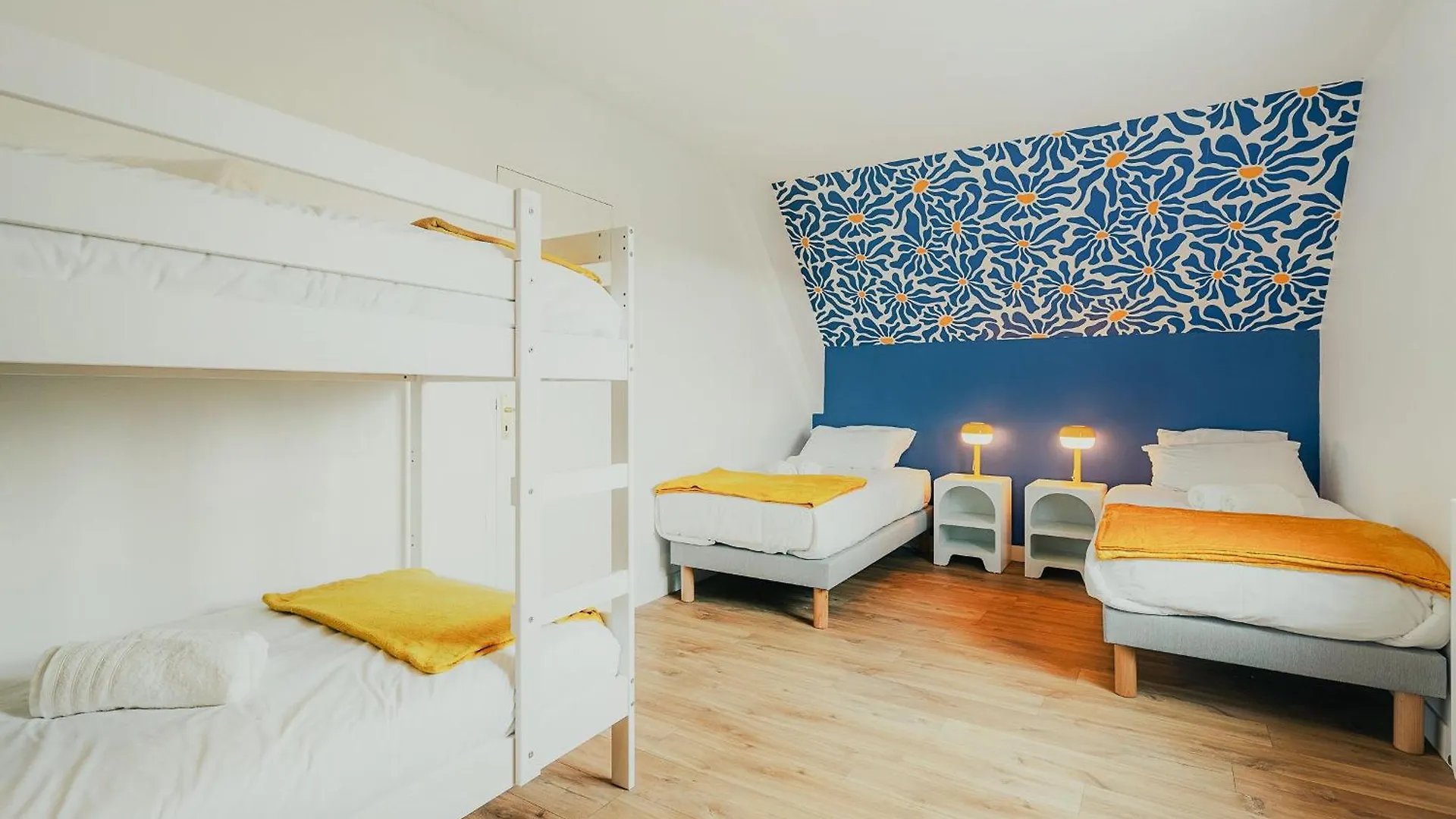 Hébergement de vacances Maison 12 Personnes, Grand Jardin, Proche Plages, Animaux Acceptes Par Maison Elanore Pleurtuit