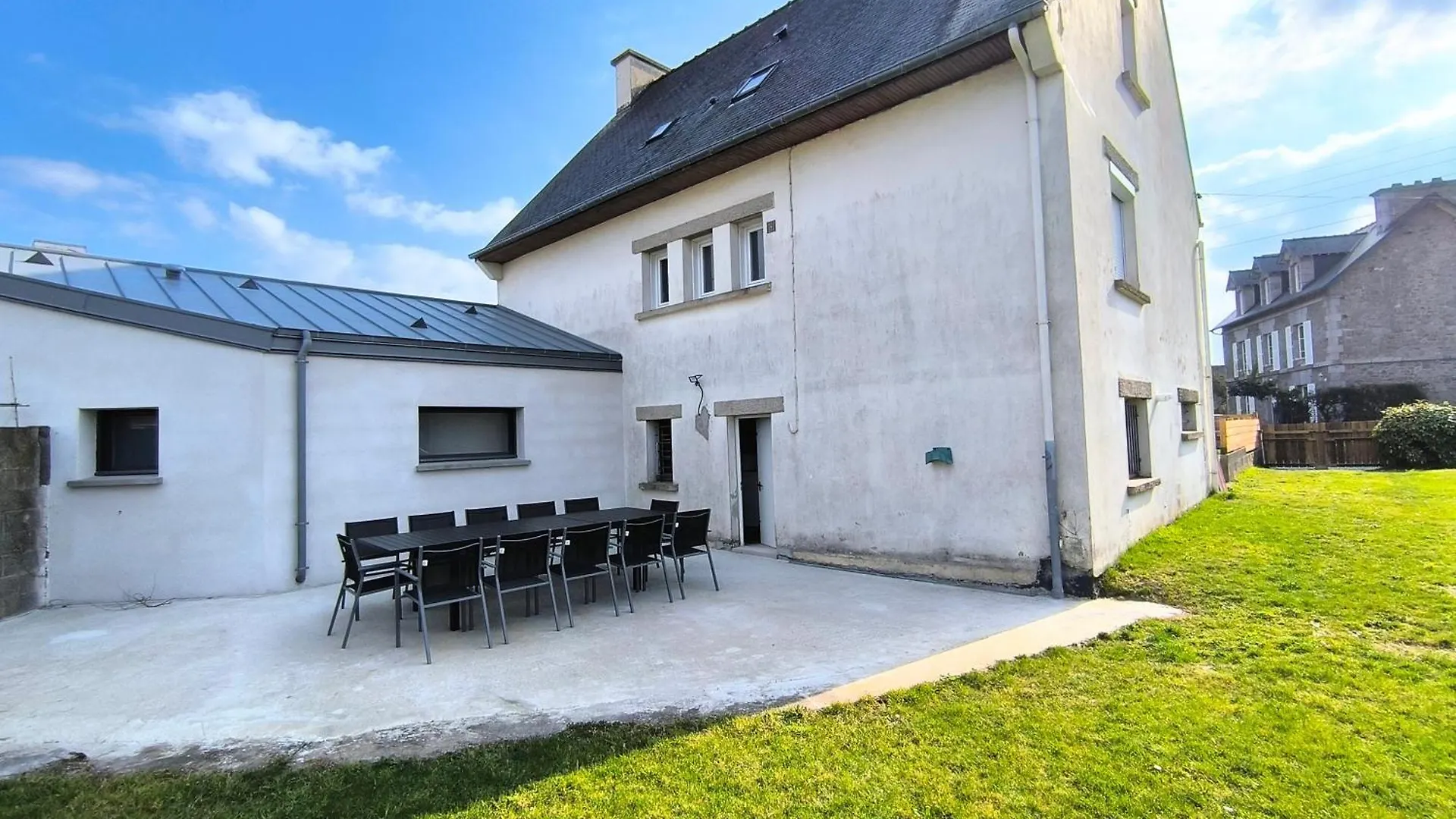 Hébergement de vacances Maison 12 Personnes, Grand Jardin, Proche Plages, Animaux Acceptes Par Maison Elanore Pleurtuit