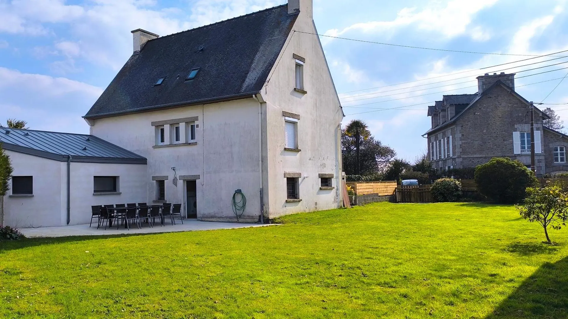 Maison 12 Personnes, Grand Jardin, Proche Plages, Animaux Acceptes Par Maison Elanore Pleurtuit Hébergement de vacances