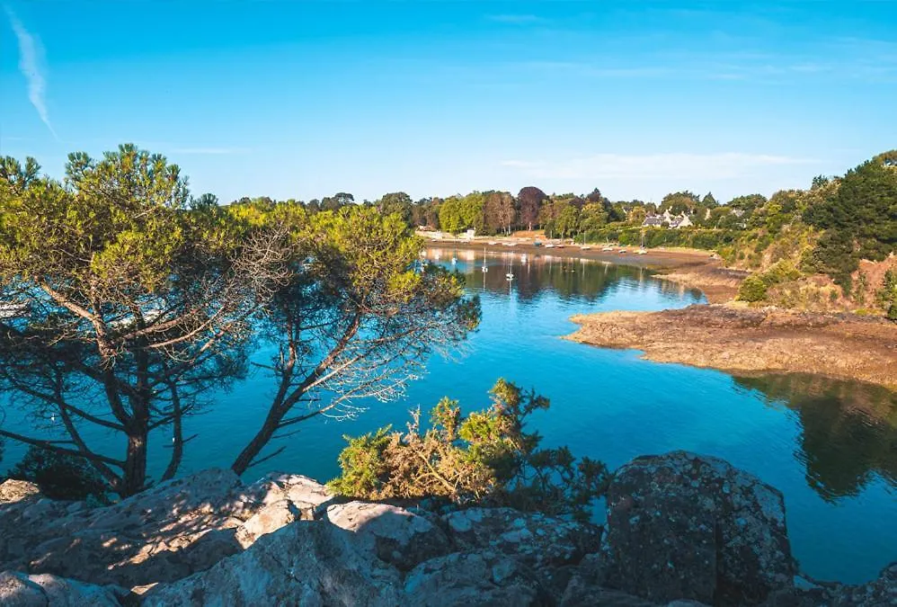 Hébergement de vacances Maison 12 Personnes, Grand Jardin, Proche Plages, Animaux Acceptes Par Maison Elanore Pleurtuit